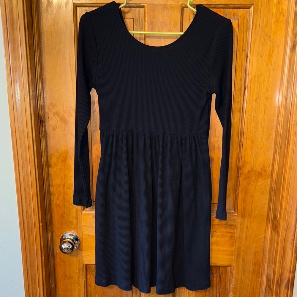 Versatile Black Long Sleeve Dress with pockets